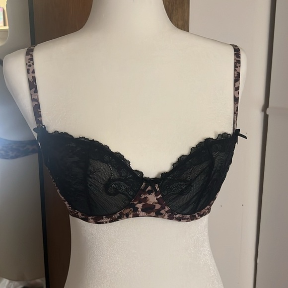 NWOT Lot of 3 34B Unlined or Cupless Bras 🌺 - Picture 4 of 7